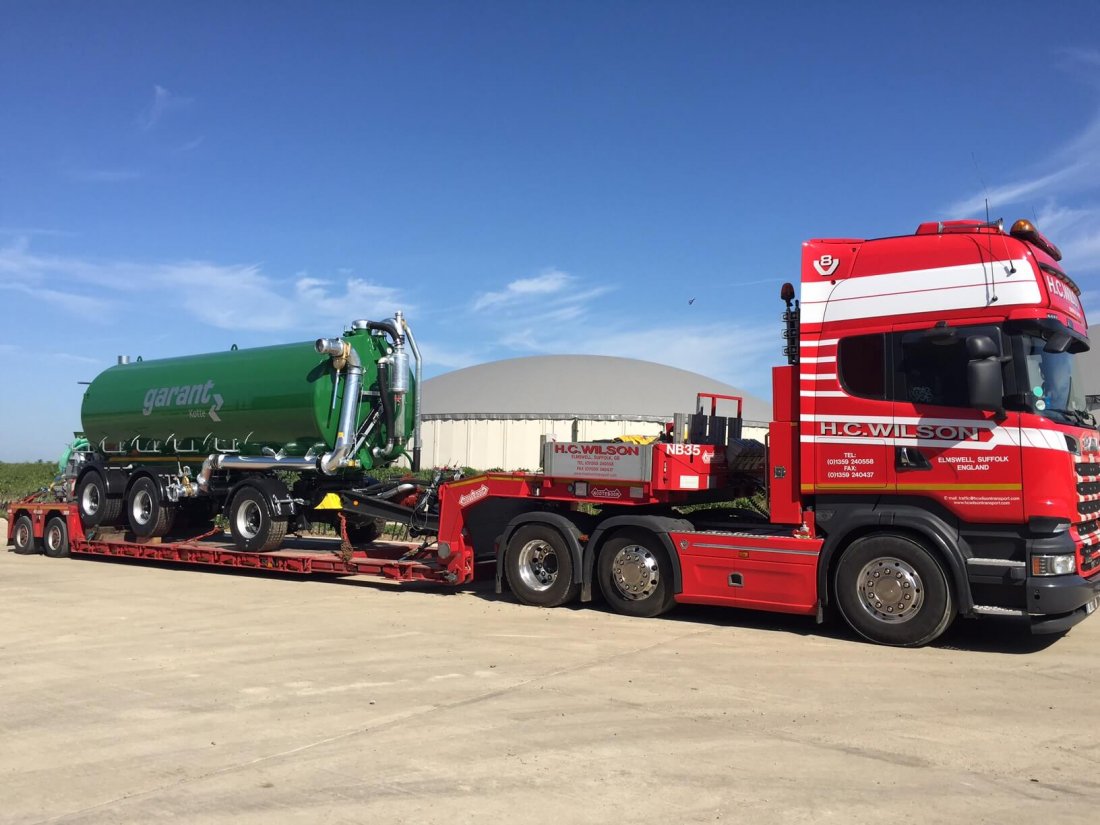 Slurry tanker delivery truck