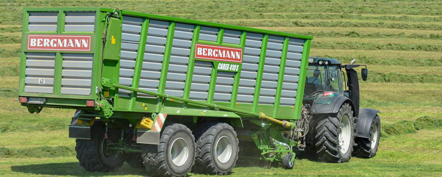 Bergmann silage loader wagon with Valtra