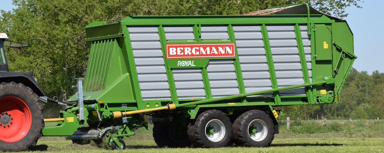 Bergmann royal harvesting grass for silage