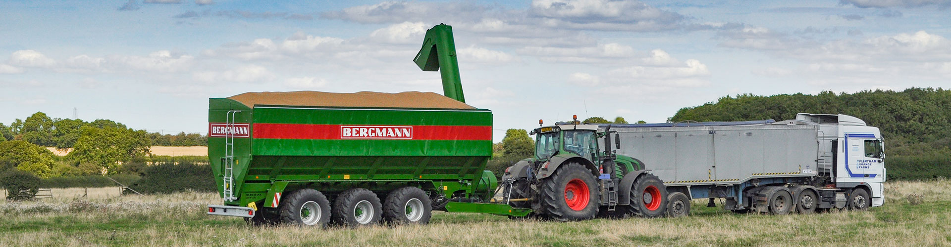 chaser loading truck wheat harvest uk