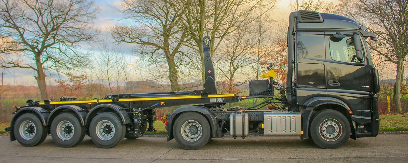 Hooklift Semi Trailer with Actros