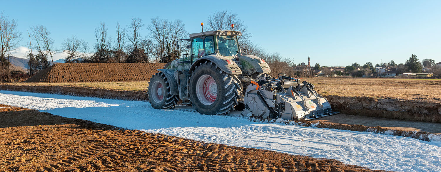 Soil Stabiliser Drum FAE with Fendt Tractor